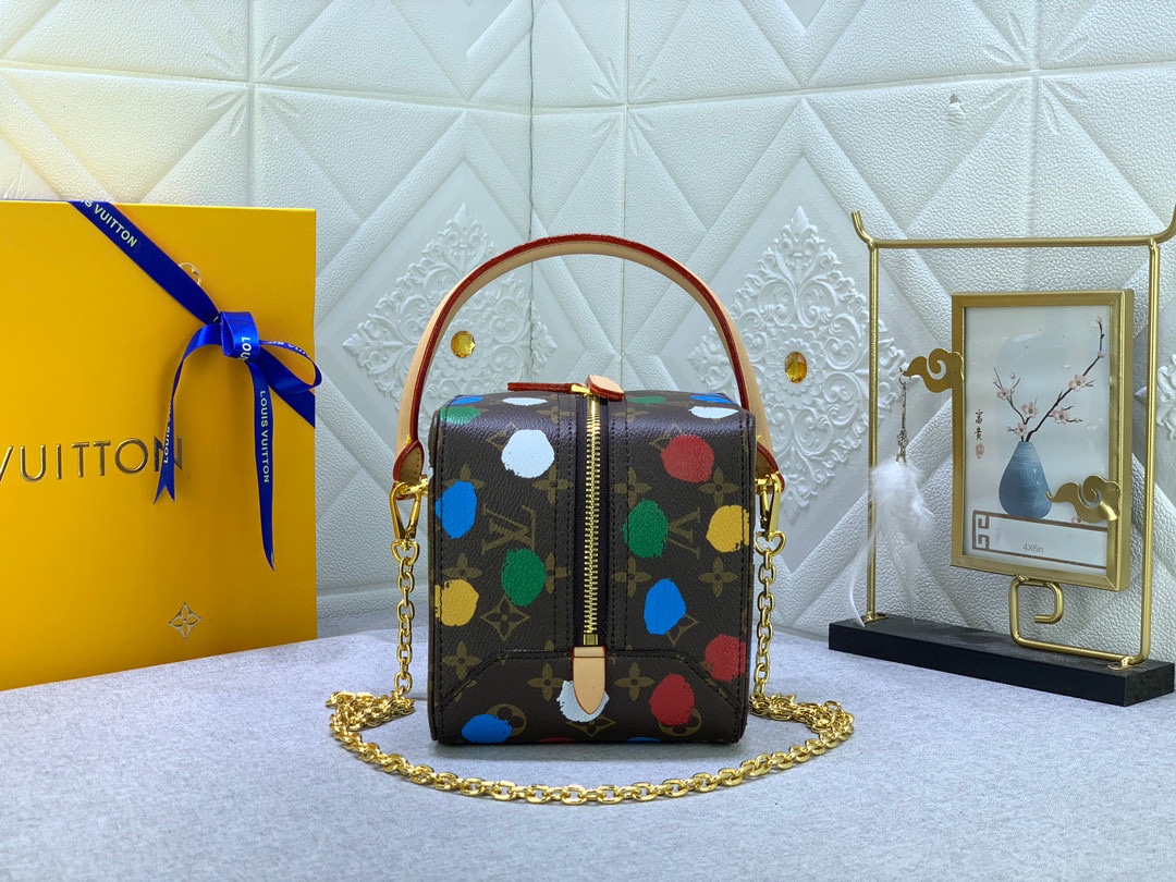 Louis Vuitton x YK Square Bag M21778 16x16x16cm