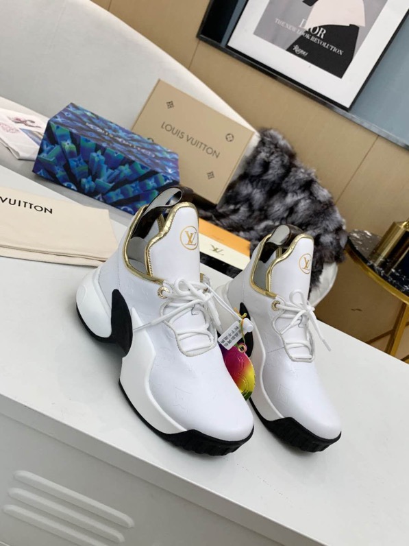 Louis Vuitton Archlight