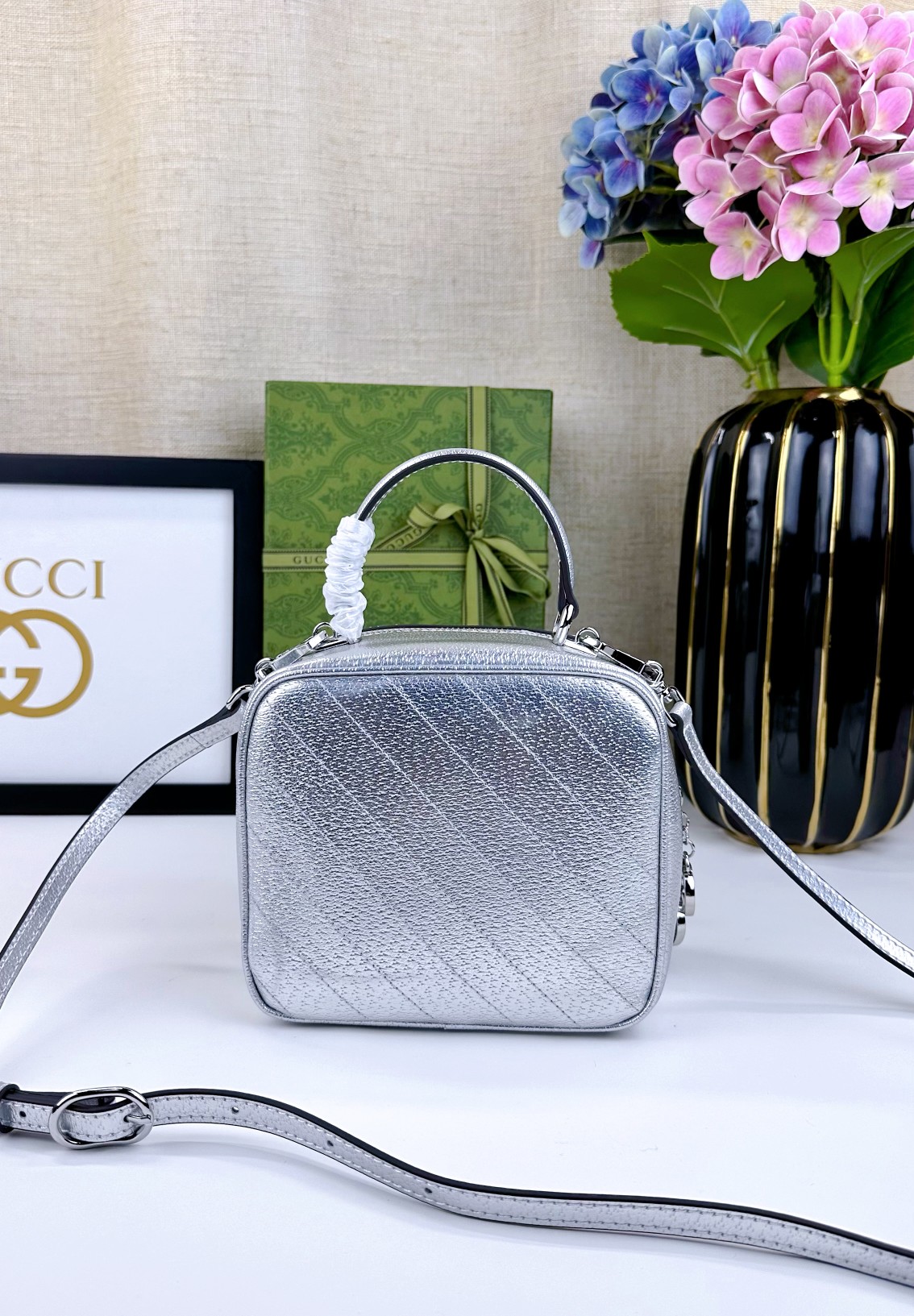 Gucci Blondie 744434 17x15x9cm