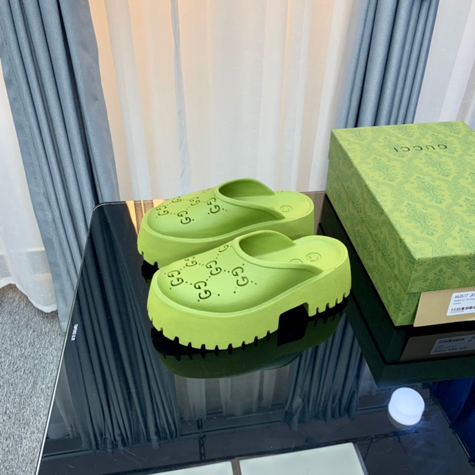 Gucci perforated GG platform mules Green