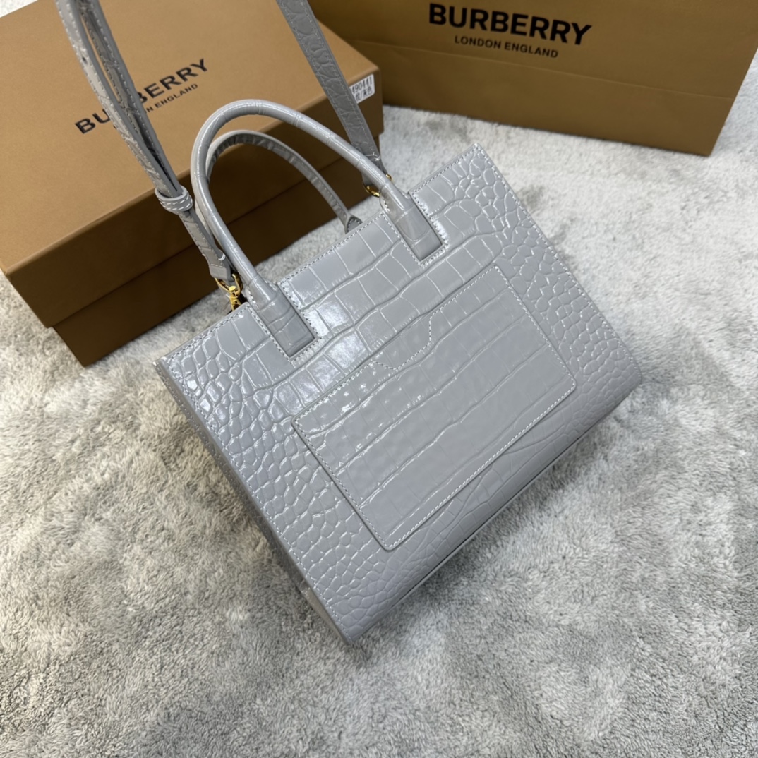 Burberry 044173 (10) 27x 11× 20cm