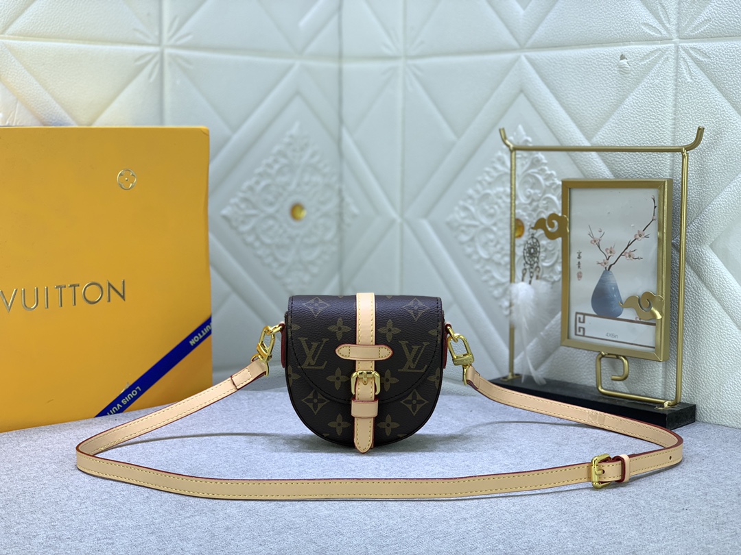 Louis Vuitton Micro Chantilly M46643 12.5 x 13.0 x 4.0cm