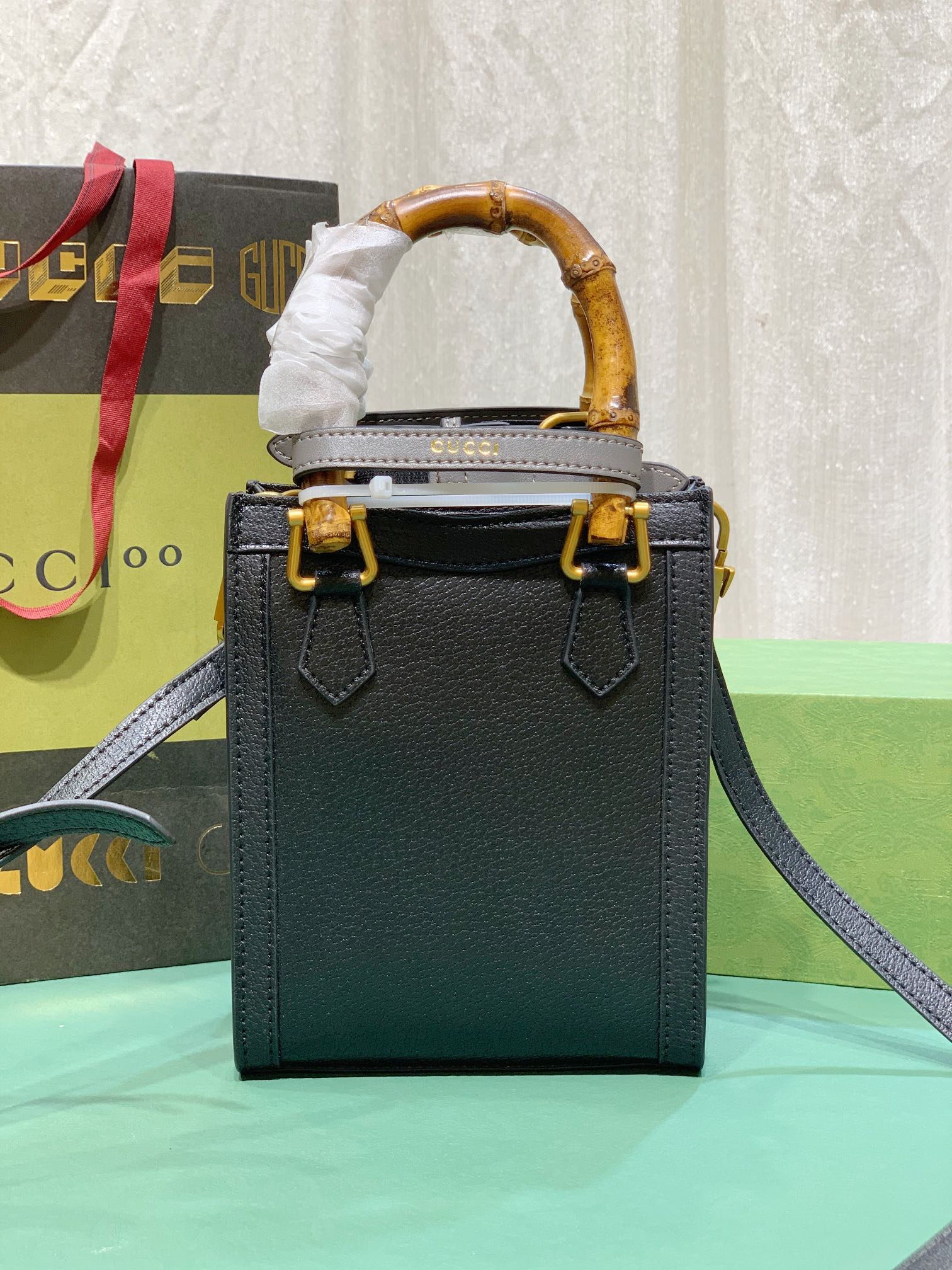 Gucci 739079 15.5x19.5x6cm