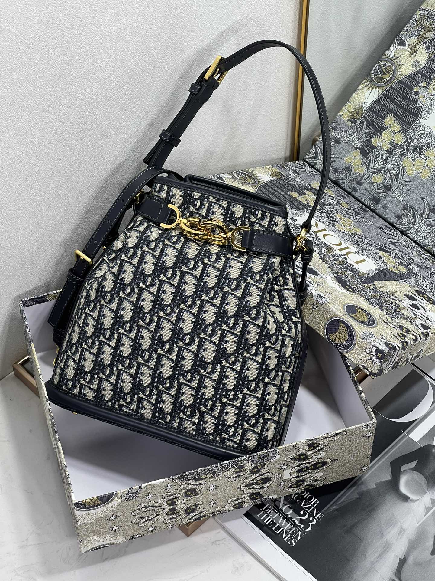 Dior Oblique 9278 24cm