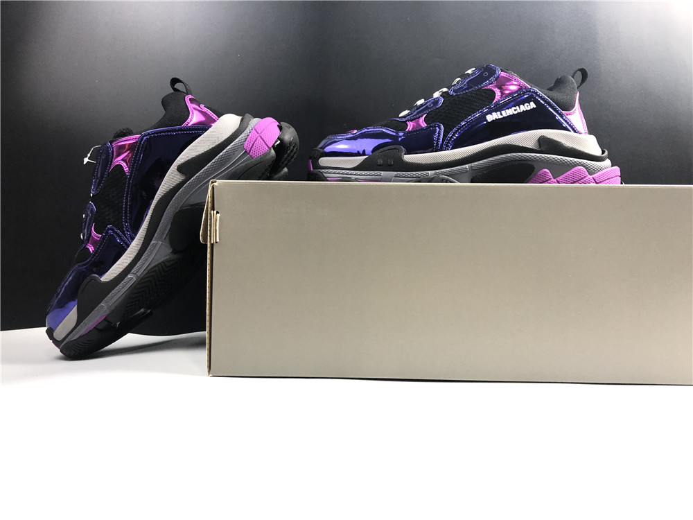 Balenciaga Triple S, Kruševac