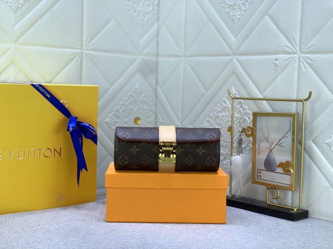 Louis Vuitton M10147 20 x 8 x 8 cm