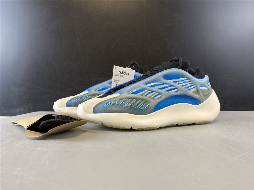 adidas Yeezy 700 V3 Arzareth G54850