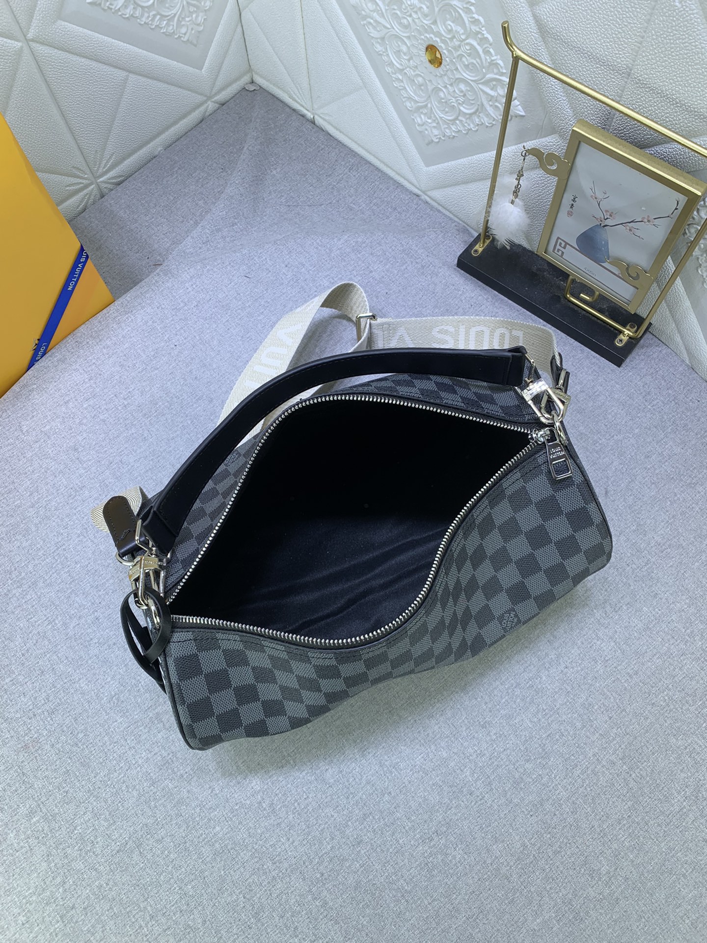 Louis Vuitton Soft Polochon M46691 (2)