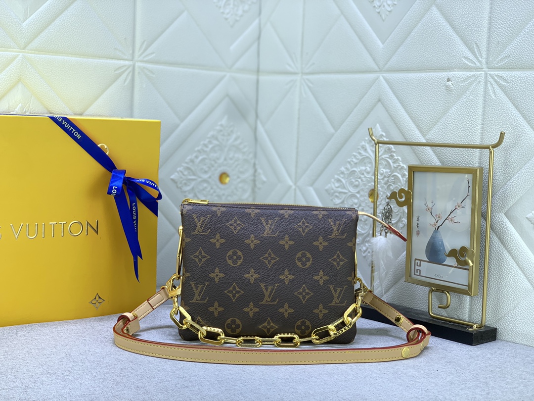 Louis Vuitton Coussin BB M20574 (2) 20 x 16 x 12cm