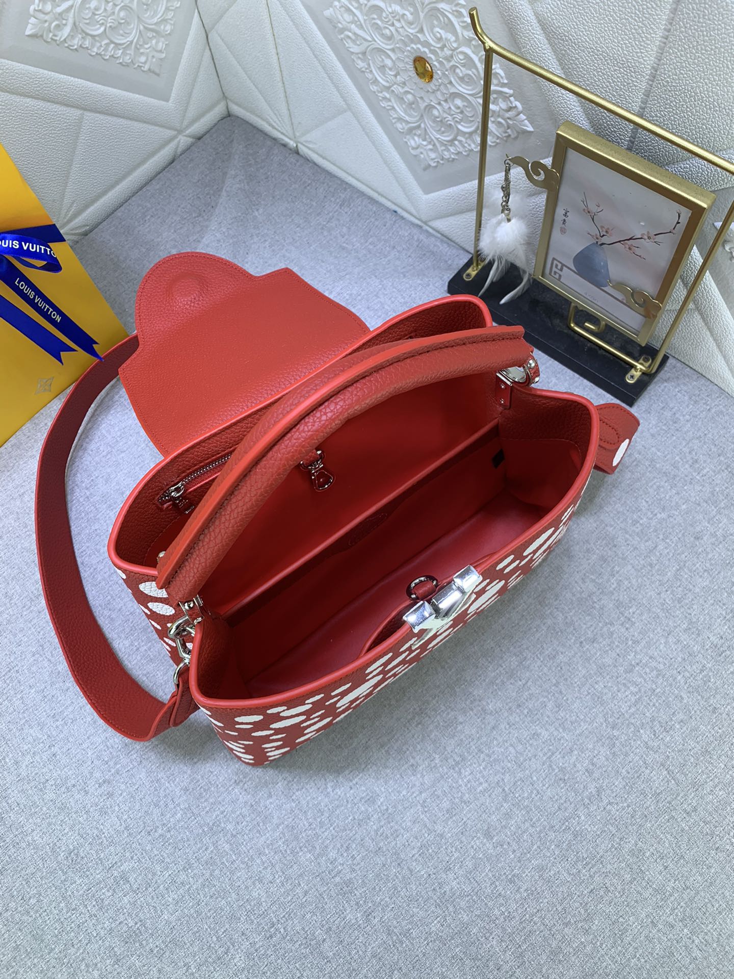 Louis Vuitton x YK Capucines M21663 (12) 31.5x20x11cm