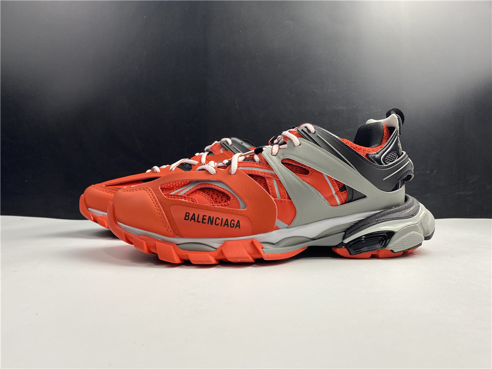 Balenciaga Track Clear Sole Low-Top Sneakers Red 647742W3BZ16591