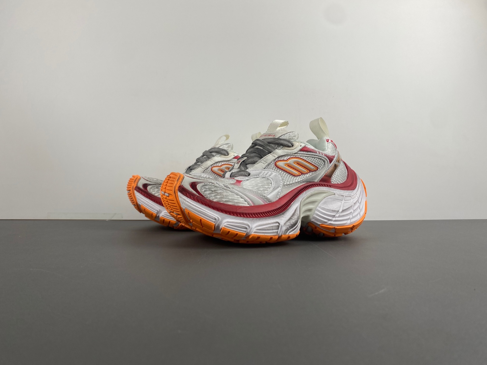 Women's 10xl Sneaker in White/red/orange  792778 W2MV2 9010I8