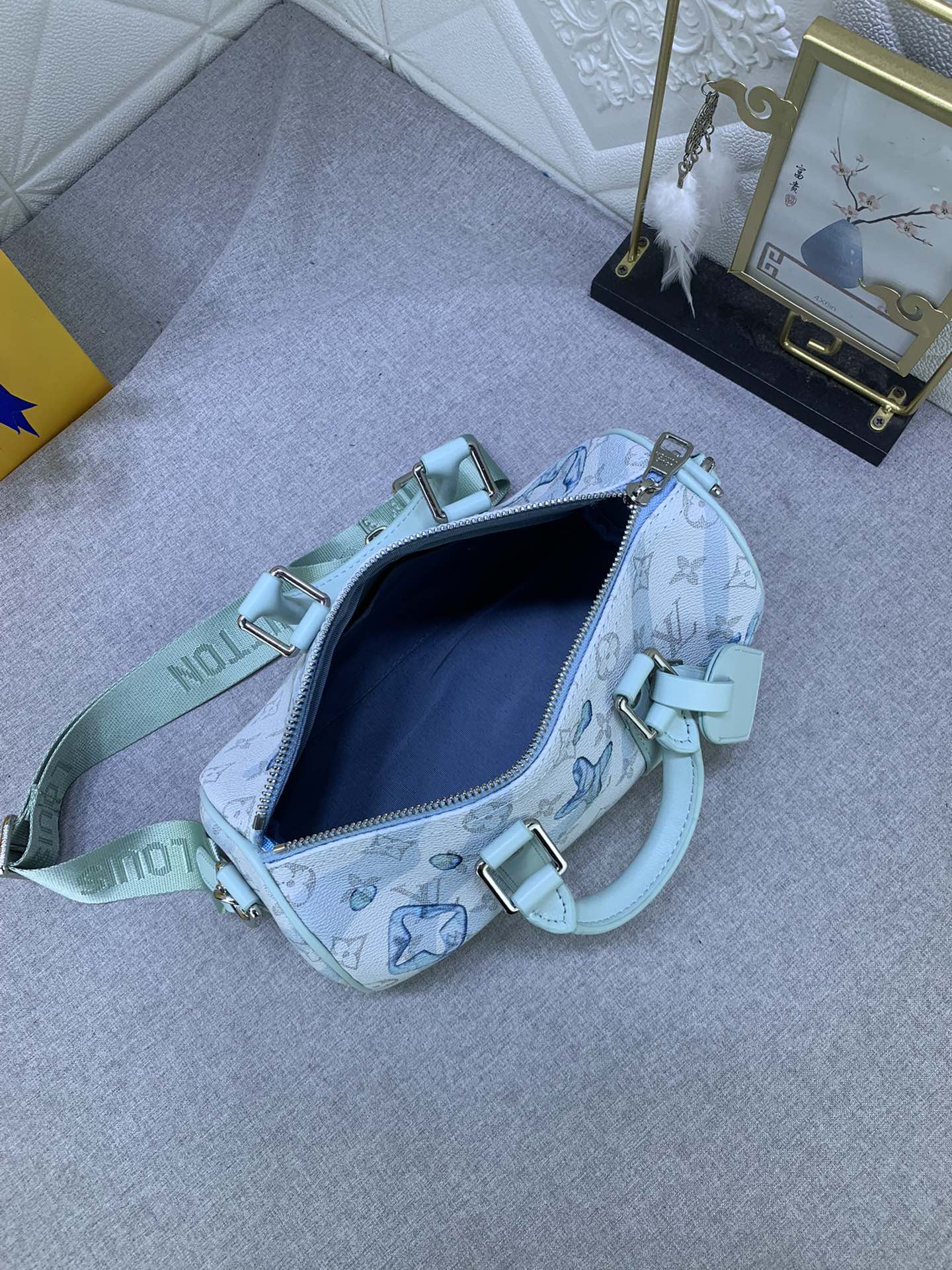 Louis Vuitton M46687(2) 25x15x11cm