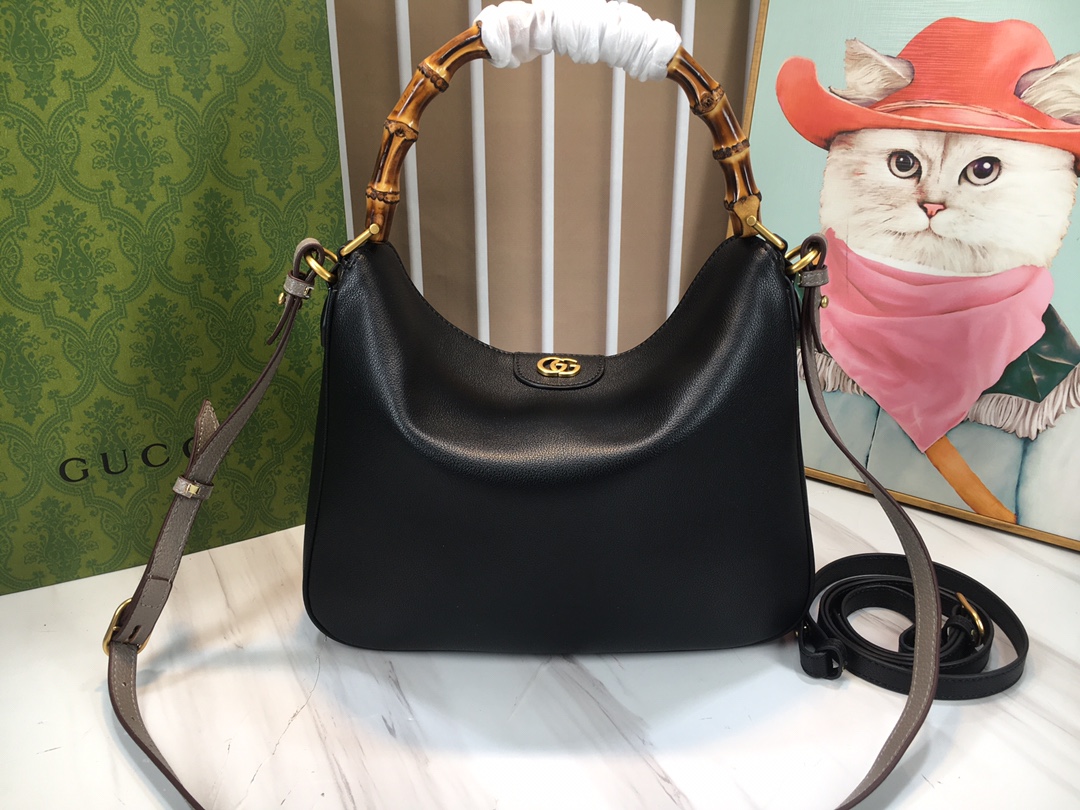Gucci Diana 746124 30x 23x 6.5cm