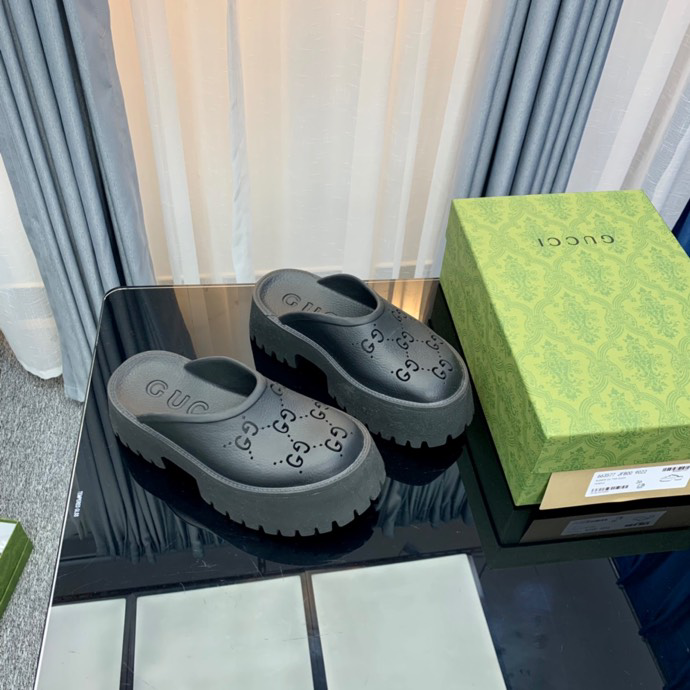 Gucci perforated GG platform mules Black