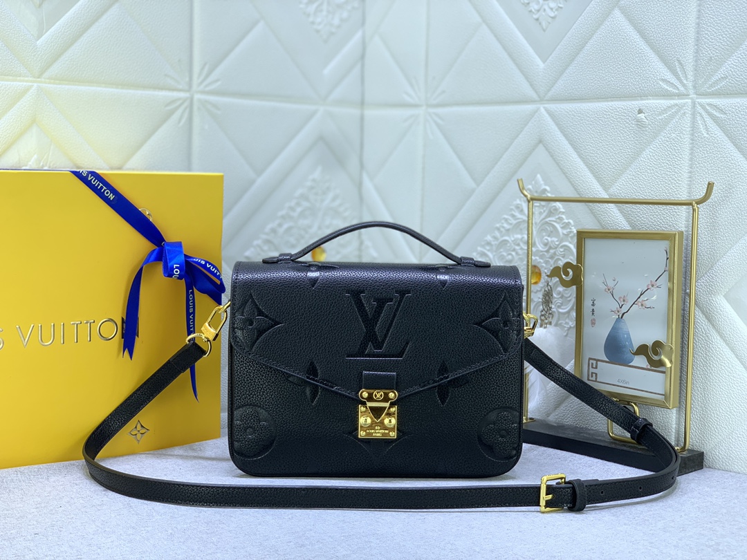 Louis Vuitton Pochette Metis M46302 25 x 19 x 7cm
