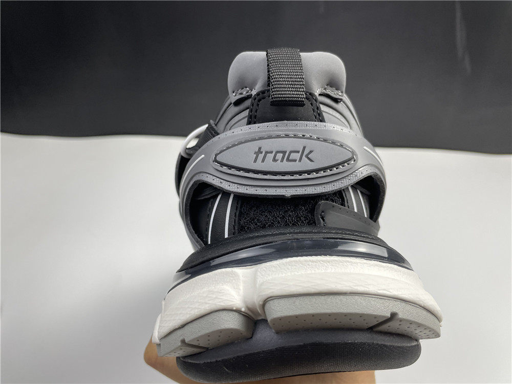 BALENCIAGA Track Parisian family three generations of retro dad shoes
