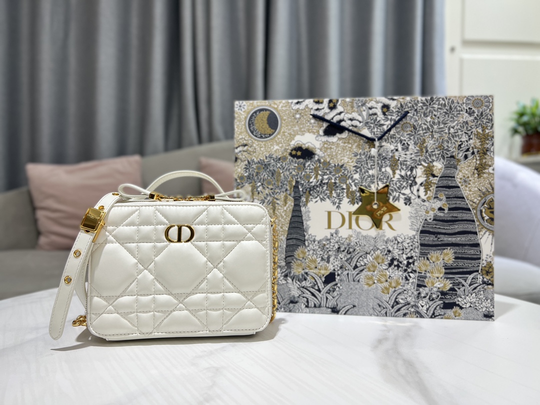 DIOR CARO 2 (35) 18 x 13 x 5cm