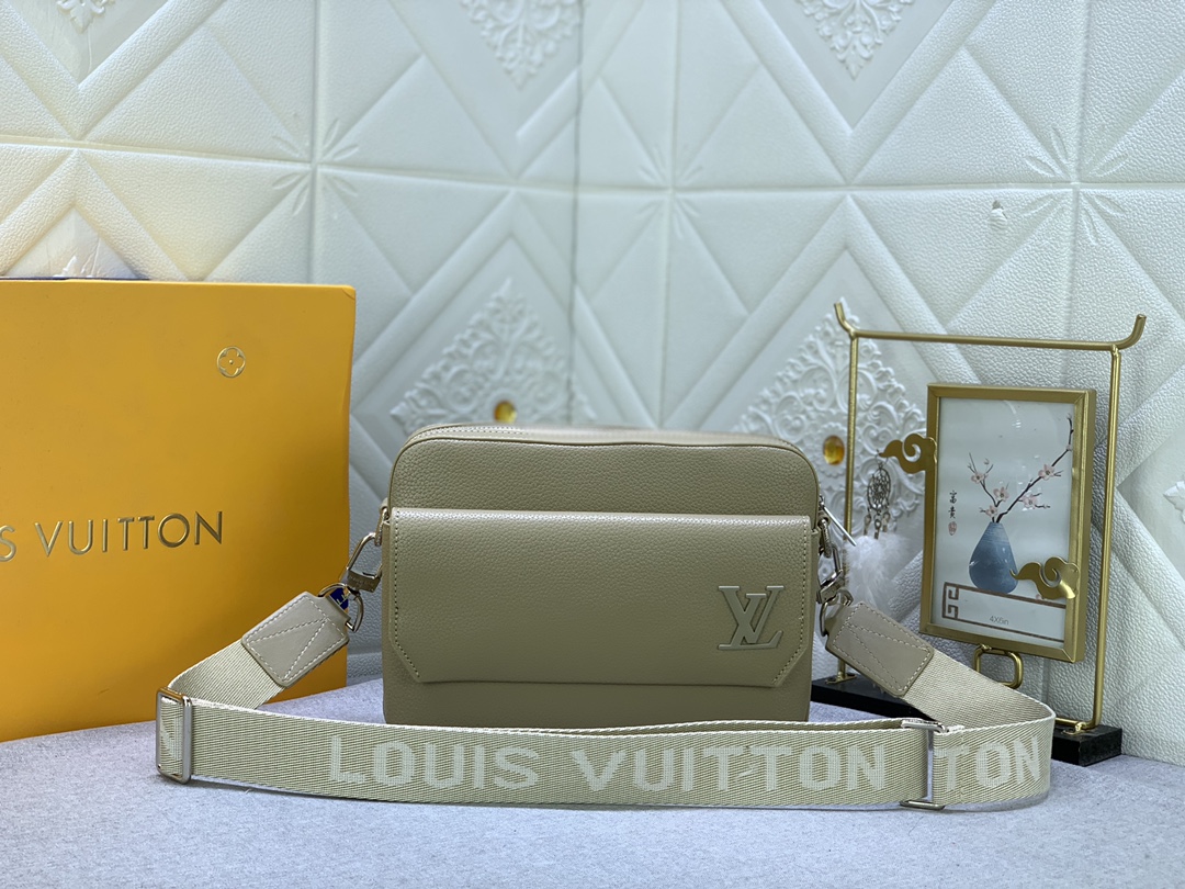 Louis Vuitton Fastline M22482 23.5x18x7cm