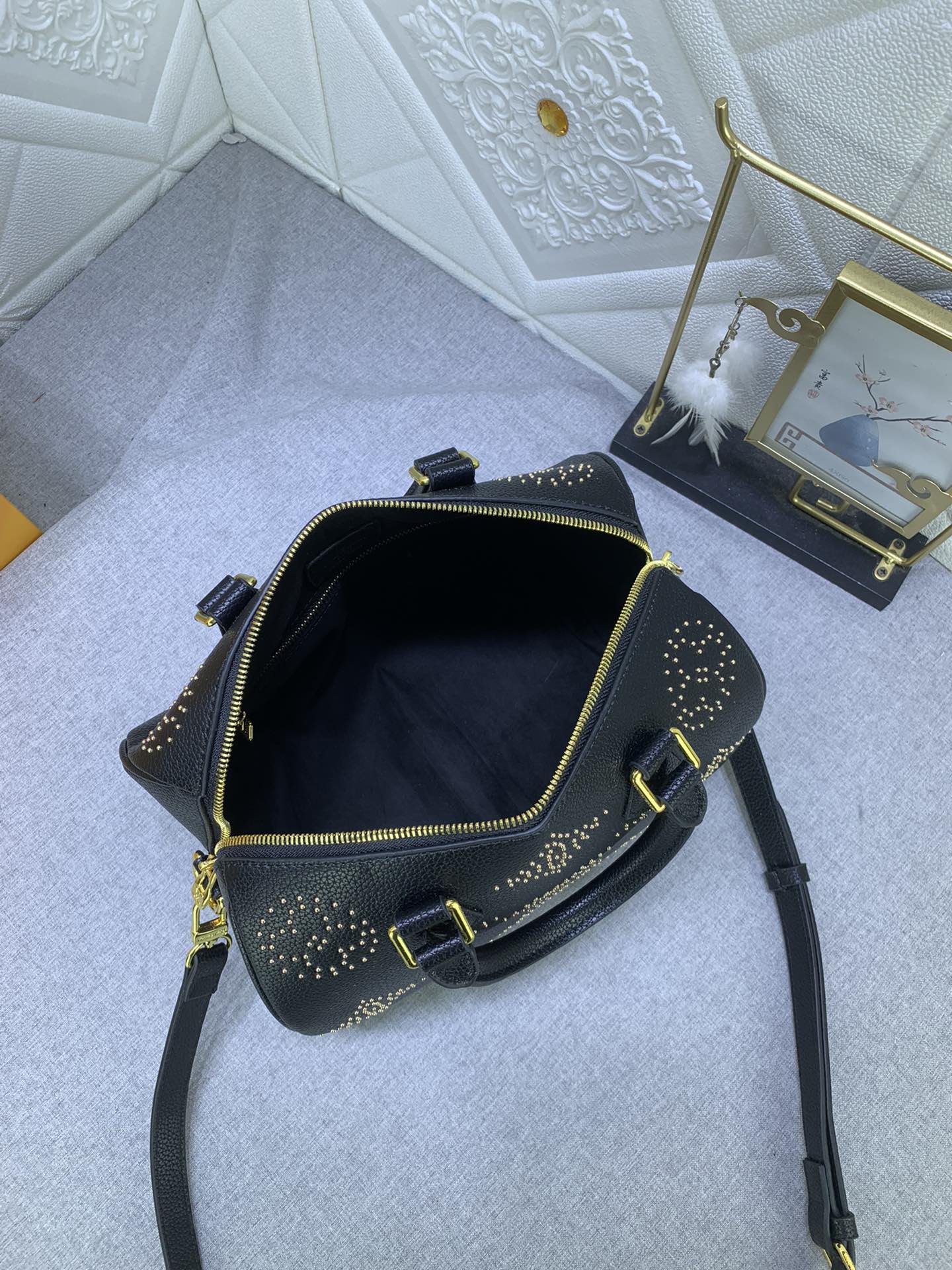 Louis Vuitton Speedy Bandoulière 25 M46736 25 x 19 x 15cm