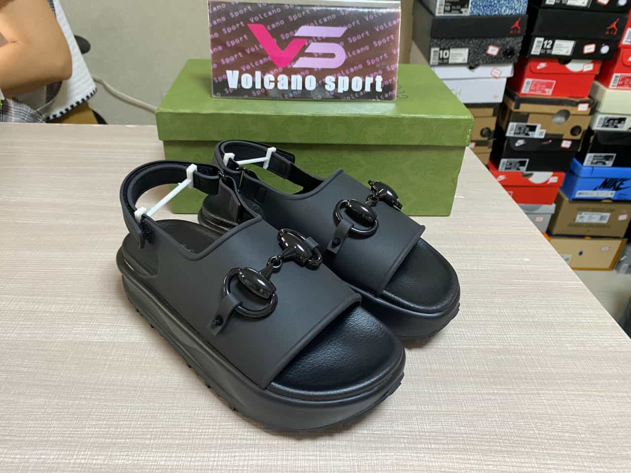 GUCCI Black Sandals With Horsebit