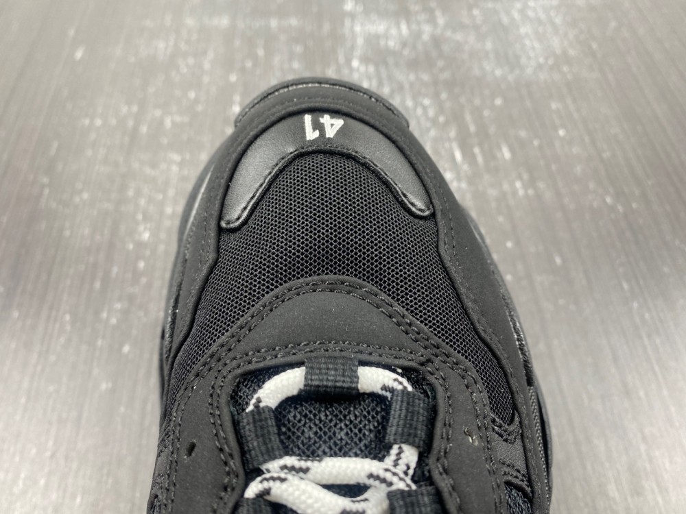 BALENCIAGA TRIPLE 755686 W3SM2 1000