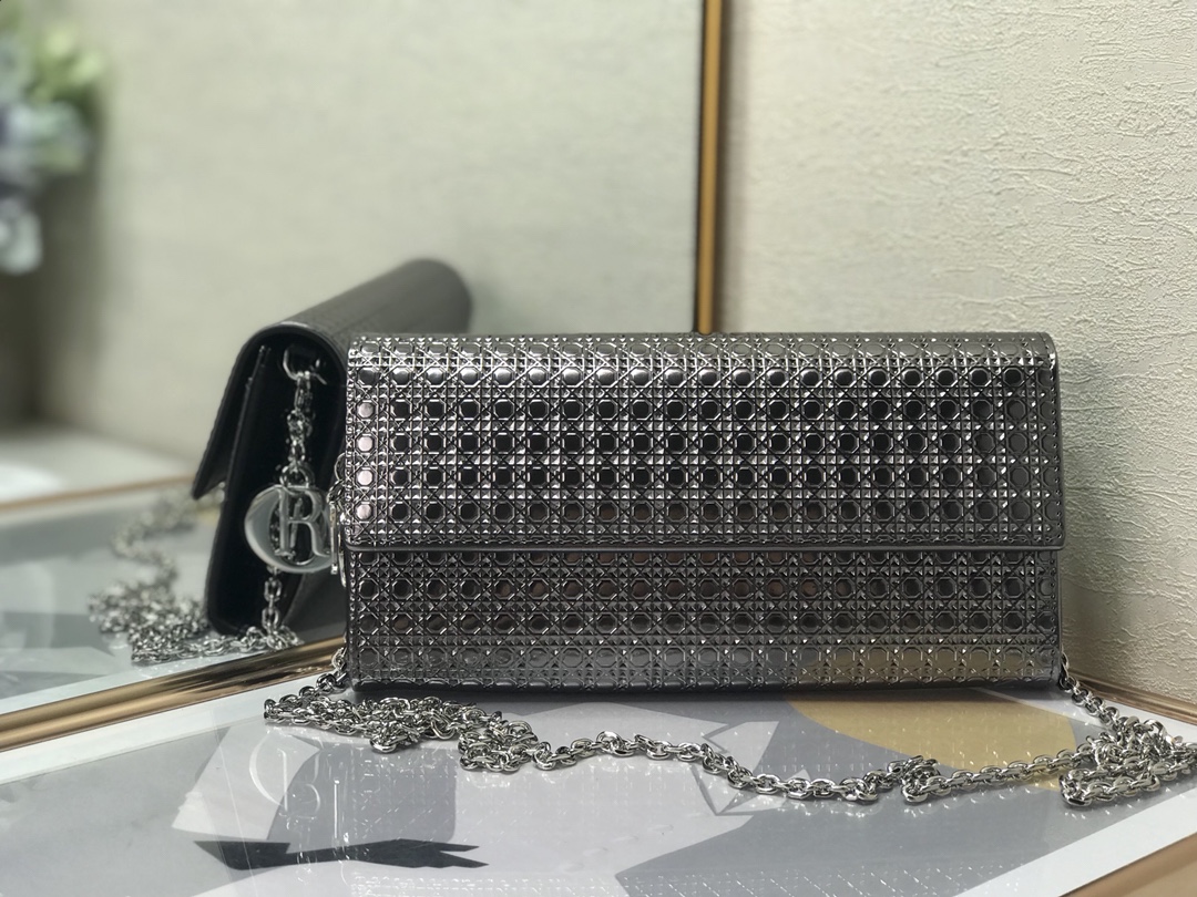 Dior 2251 (2) 21cm