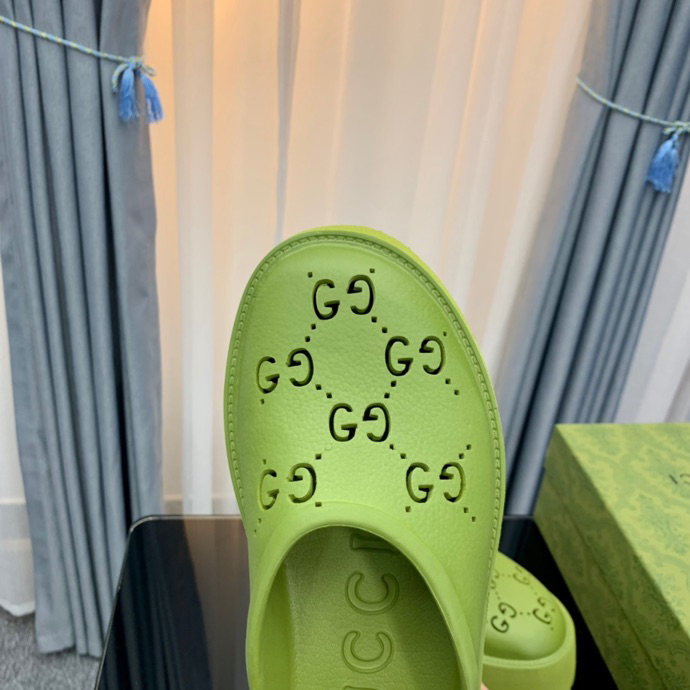 Gucci perforated GG platform mules Green