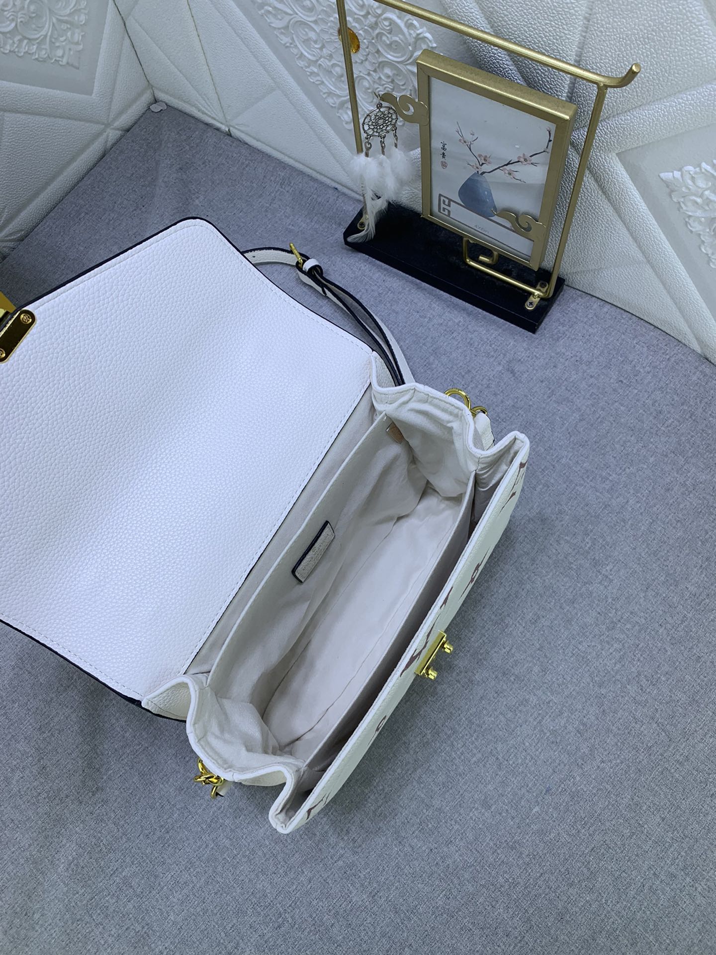 Louis Vuitton Pochette Metis M46302 (4) 25 x 19 x 7cm