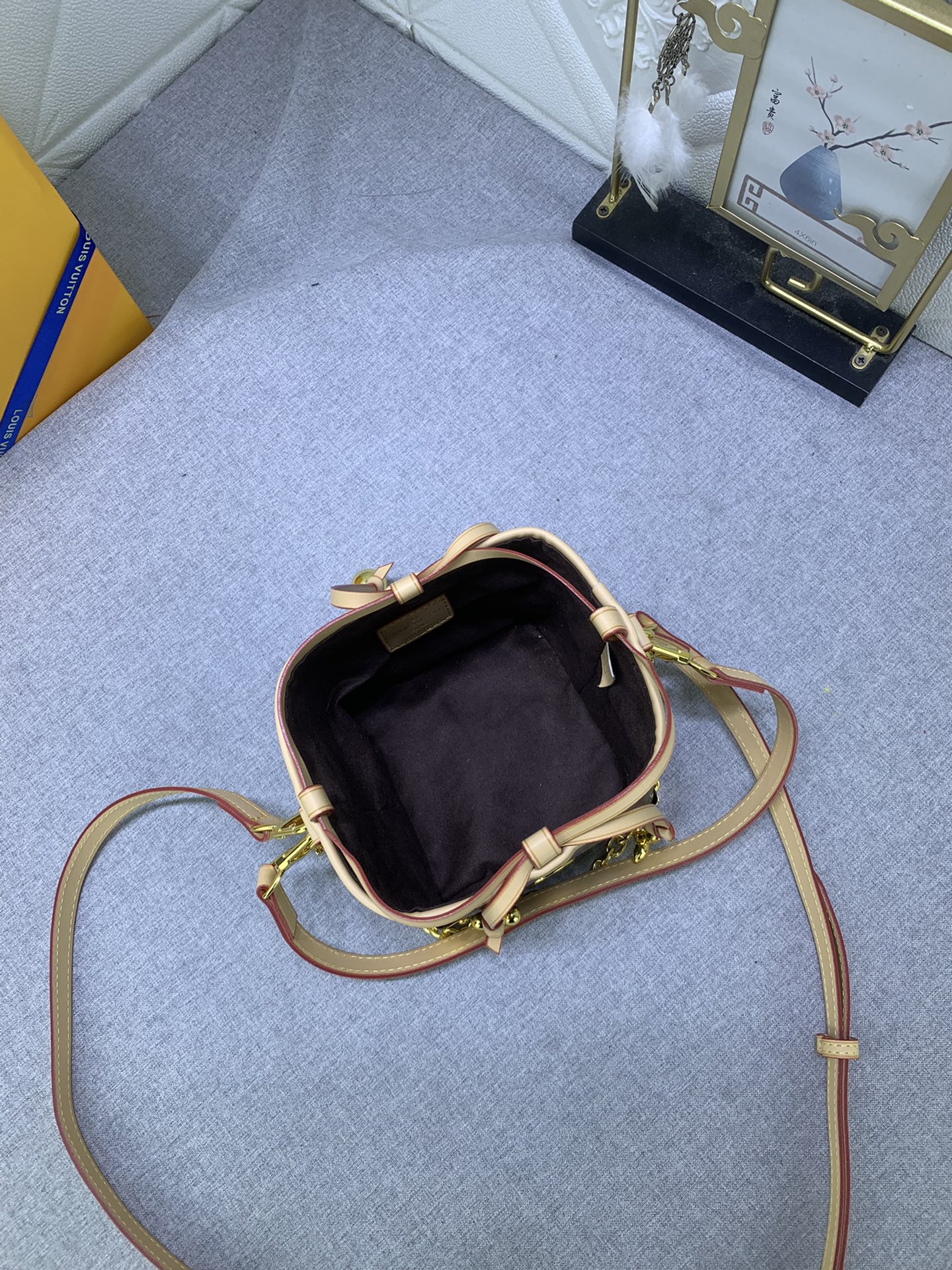 Louis Vuitton Online Only M83227 (3) 11.5 x 11.5 x 11.5 cm