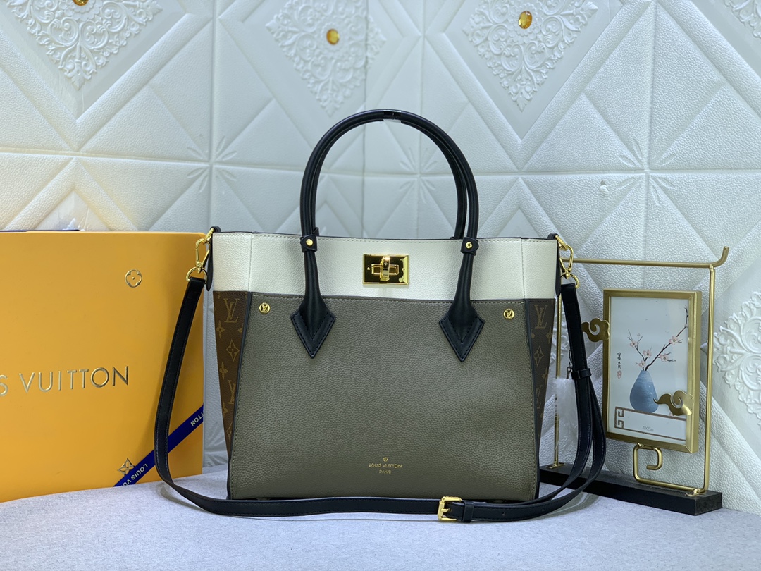 Louis Vuitton On My Side M53826 30.5 x 24.5 x 14 cm