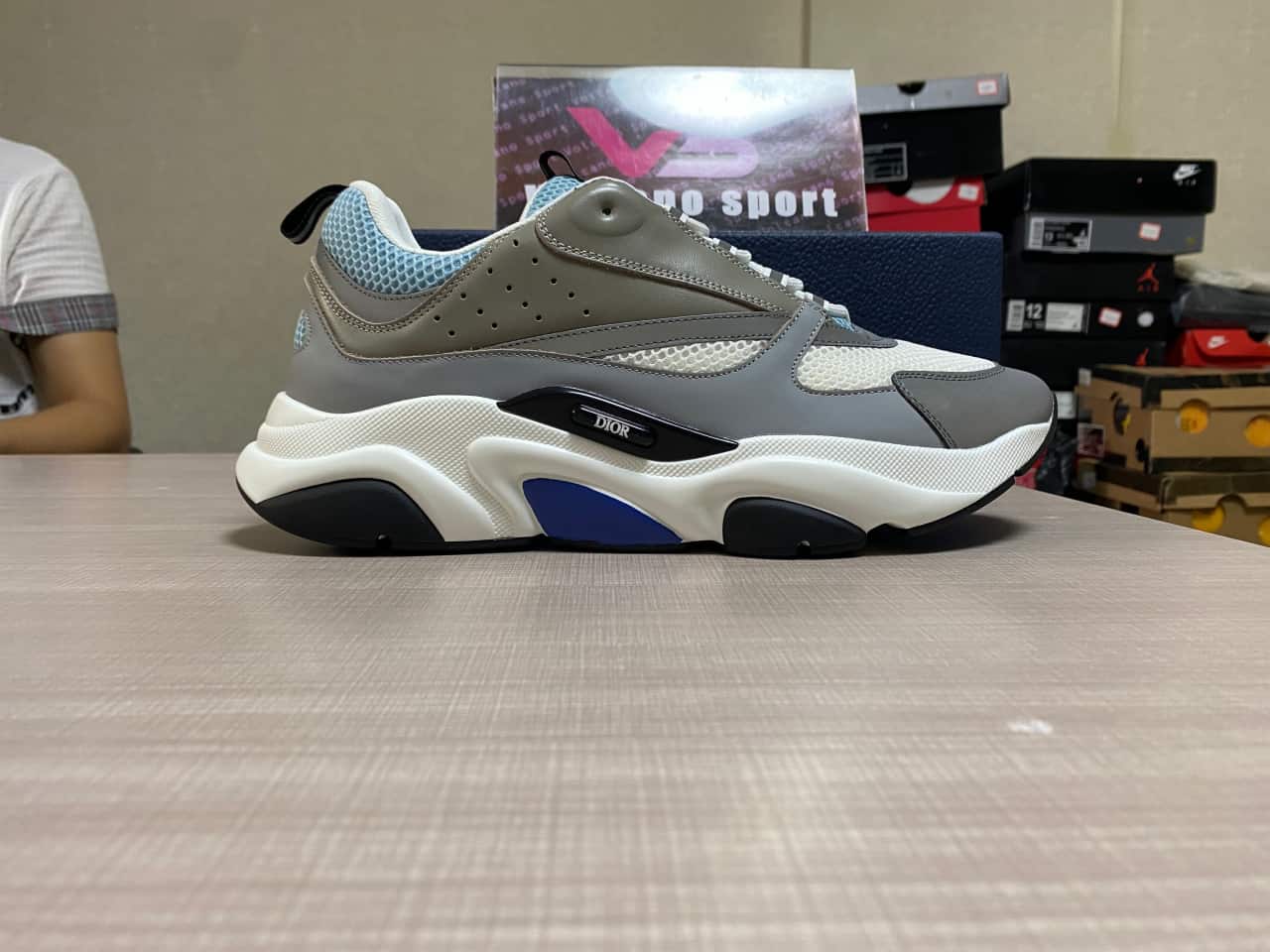 Dior B22 Grape cream white