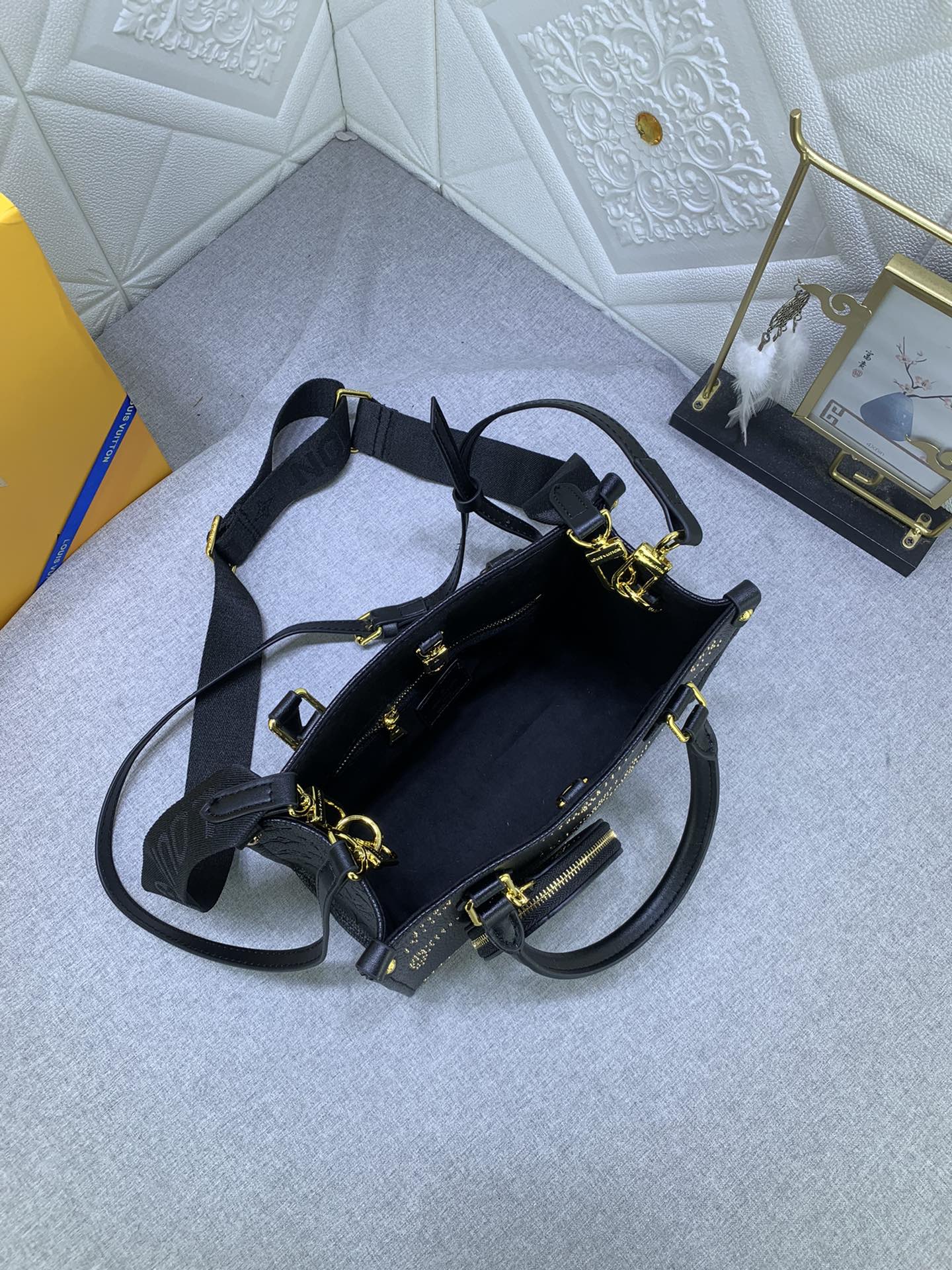 Louis Vuitton OnTheGo Tote M46733
