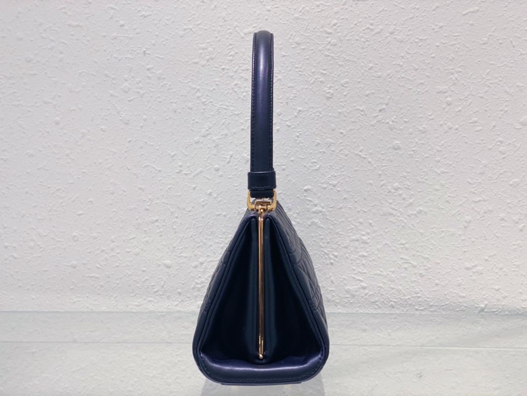 Dior 4530 26 x 9 x 14.5cm