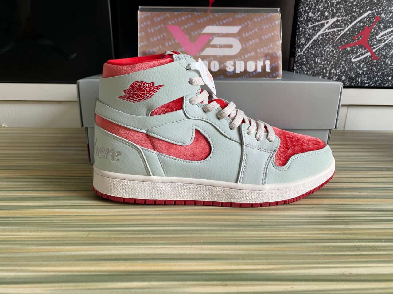 Jordan 1 High Zoom Air CMFT 2 Valentine's Day DV1304-106