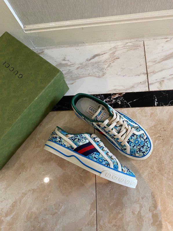 Gucci Tennis 1977 sky blue
