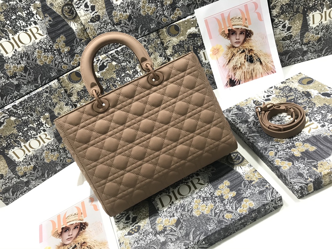Dior Lady M0566(5) 32 x 25 x 11cm