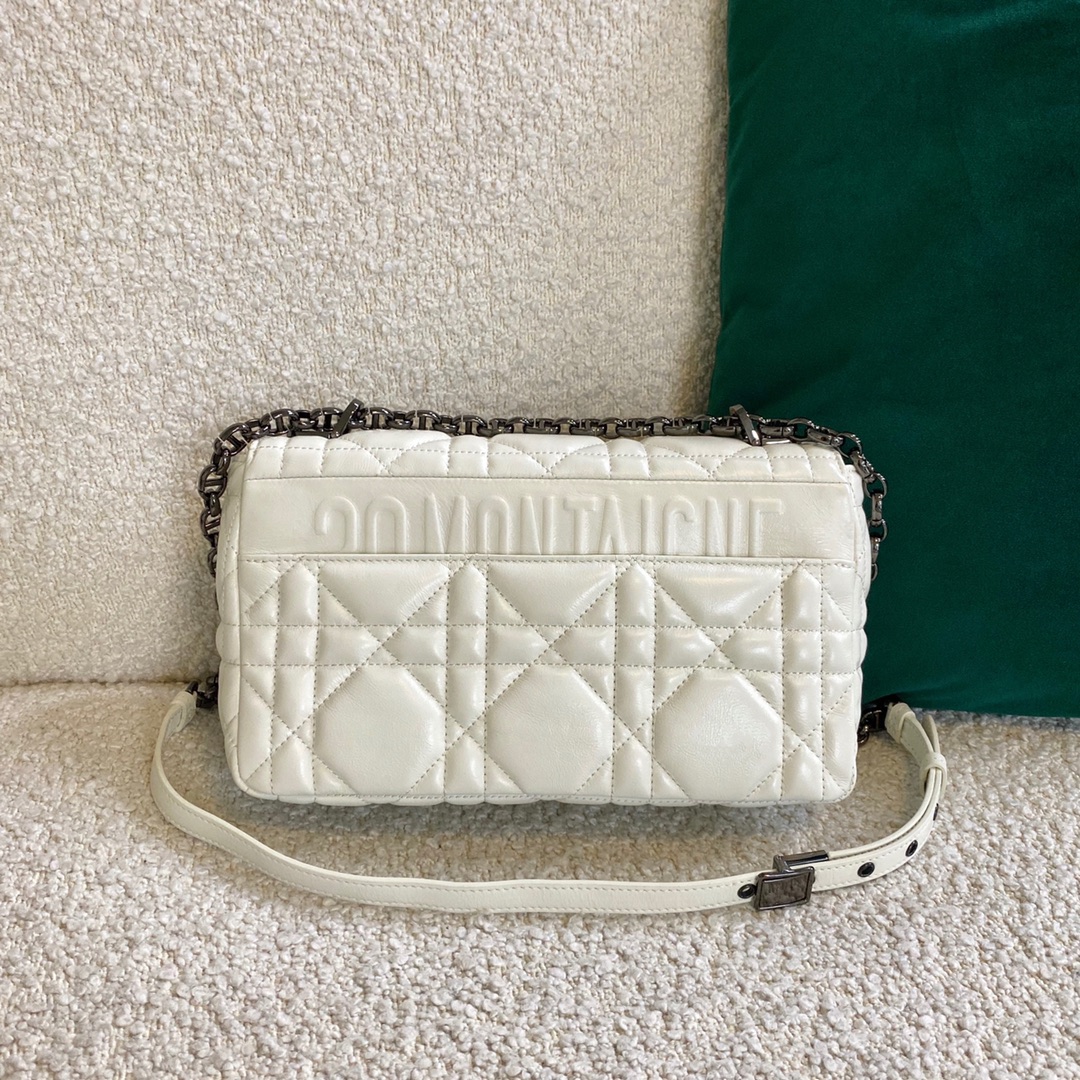 Dior White