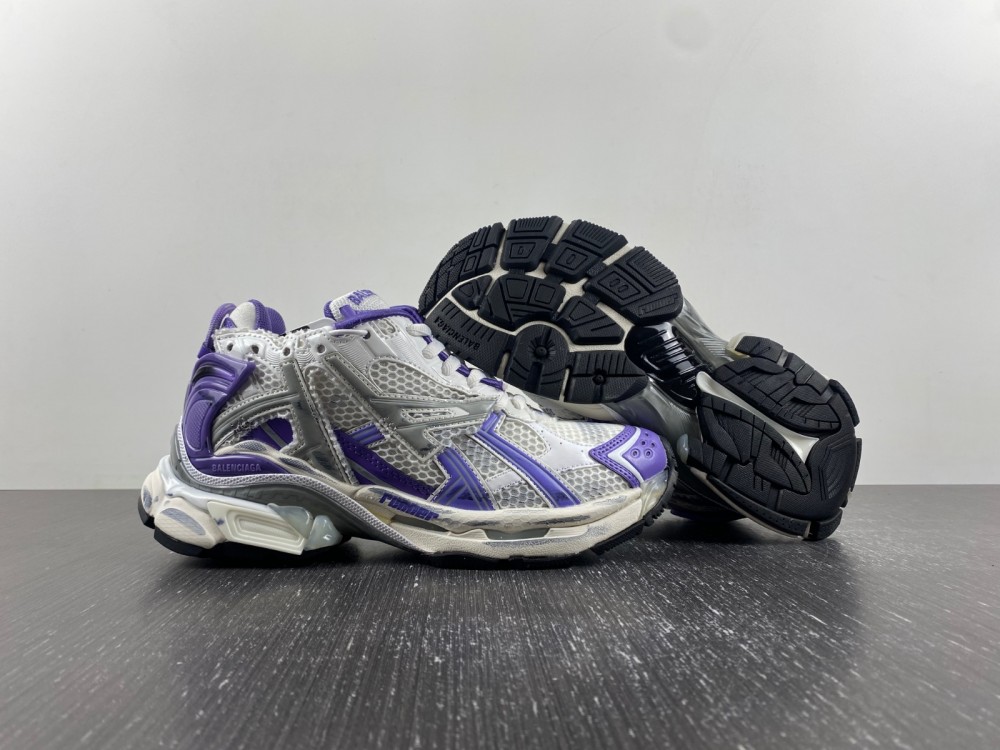 Balenciaga 677402-W3RB3-5901