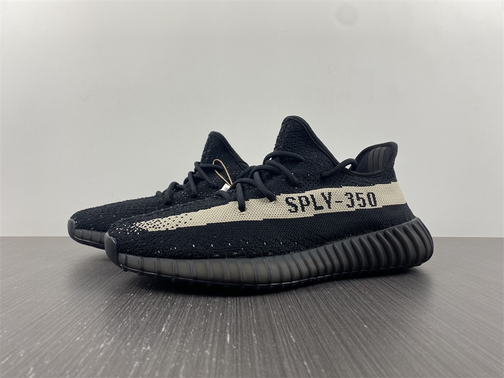 Yeezy Boost 350 V2 Core Black White BY1604