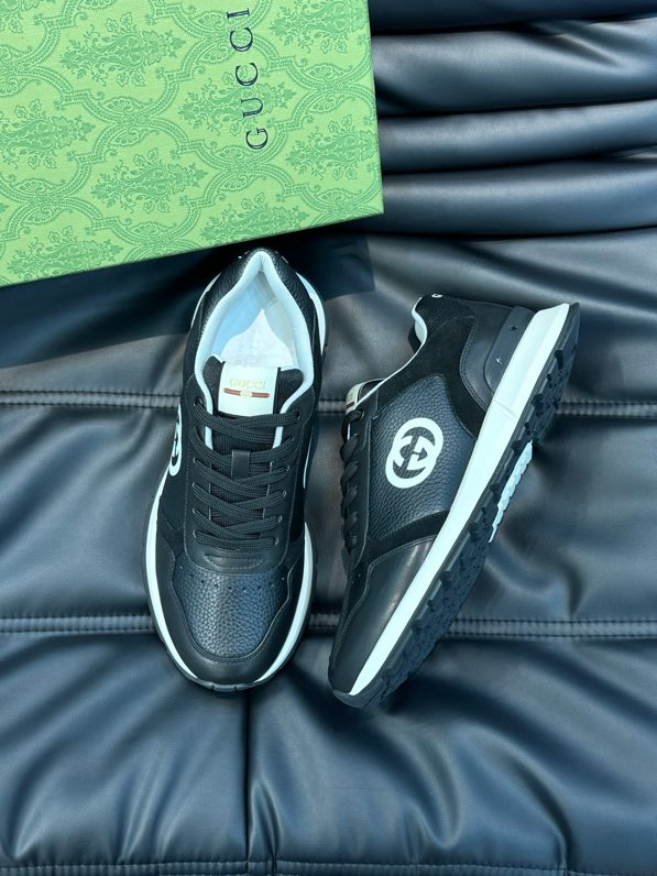 Gucci Men's GG sneakers Black