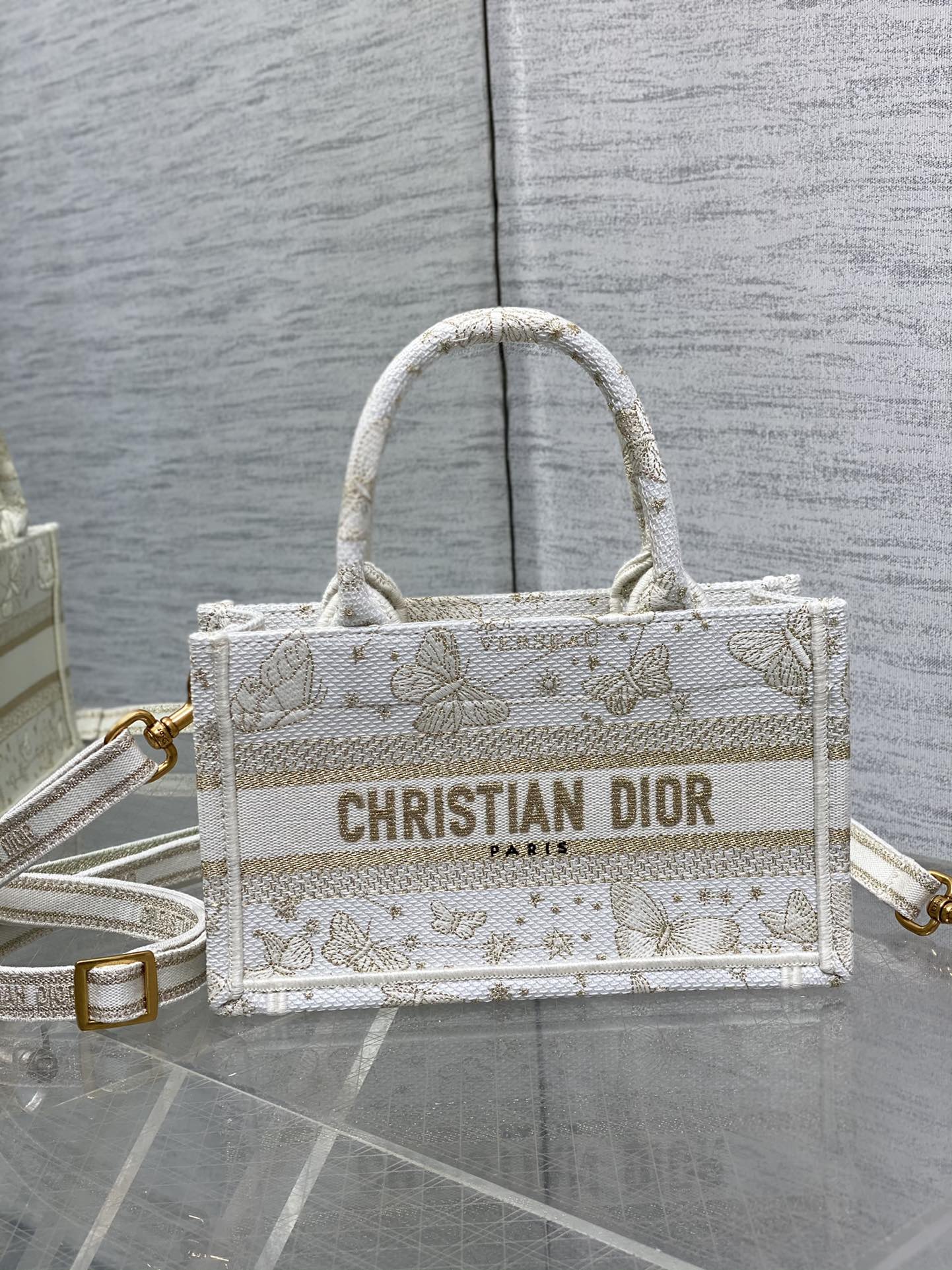 Dior Tote 24 (2)