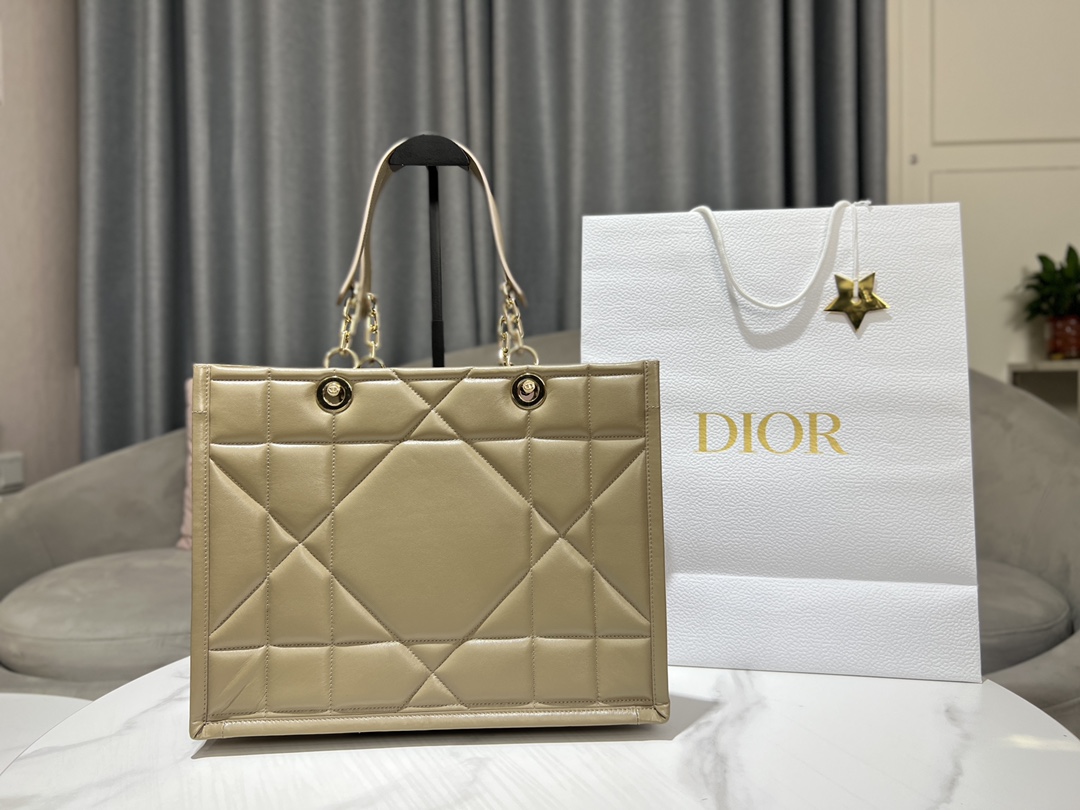 DIOR ESSENTIAL 3 (4)