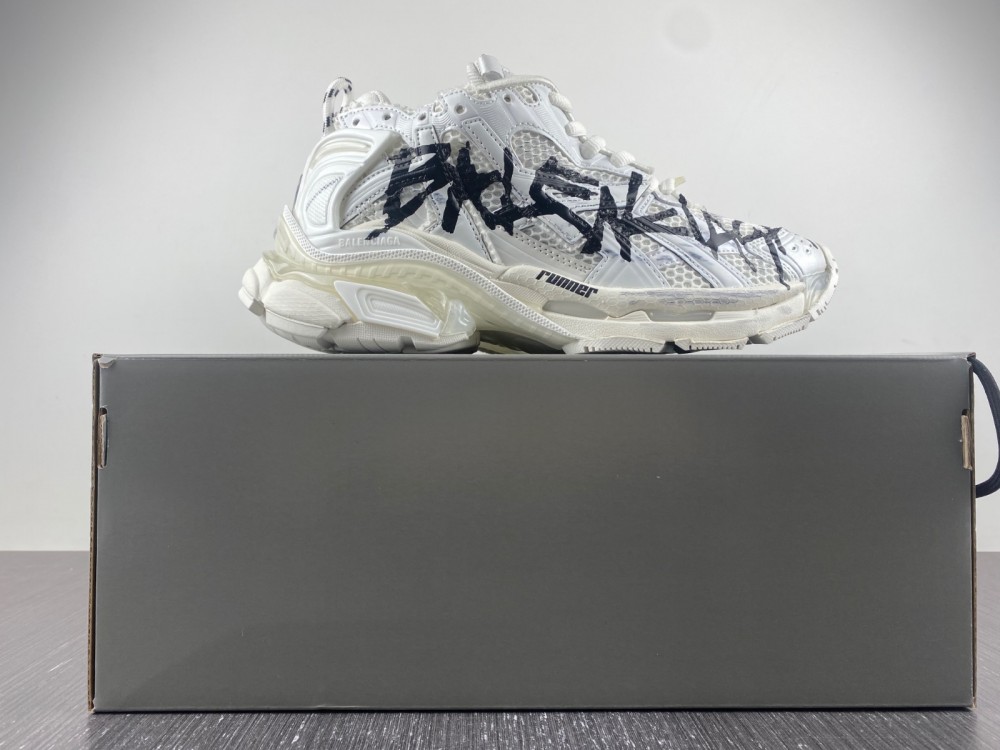 Balenciaga Runner Graffiti