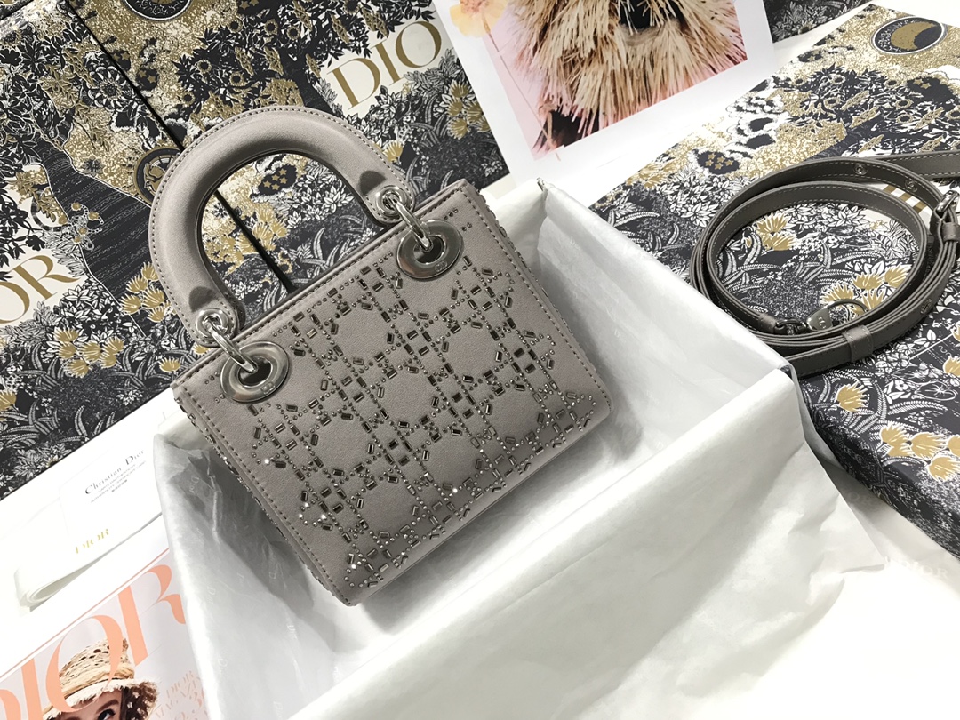 Dior Lady M0505 (14) 17 x 15 x 7 cm