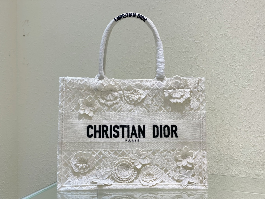 Dior BOOK TOTE 36cm