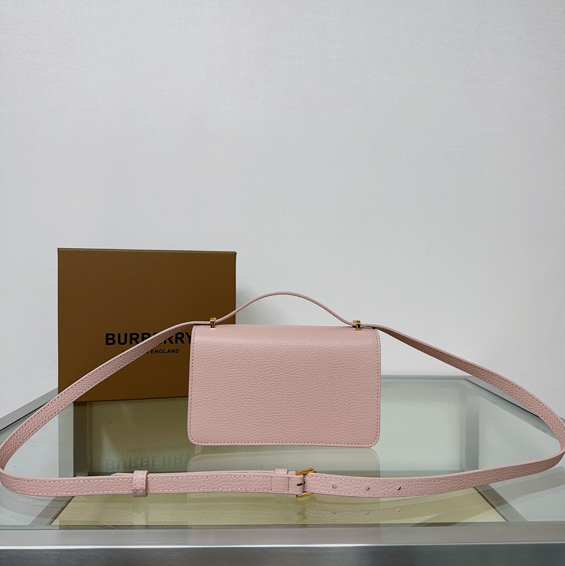Burberry 914163 (5) 20 x 5.5 x 12.5cm