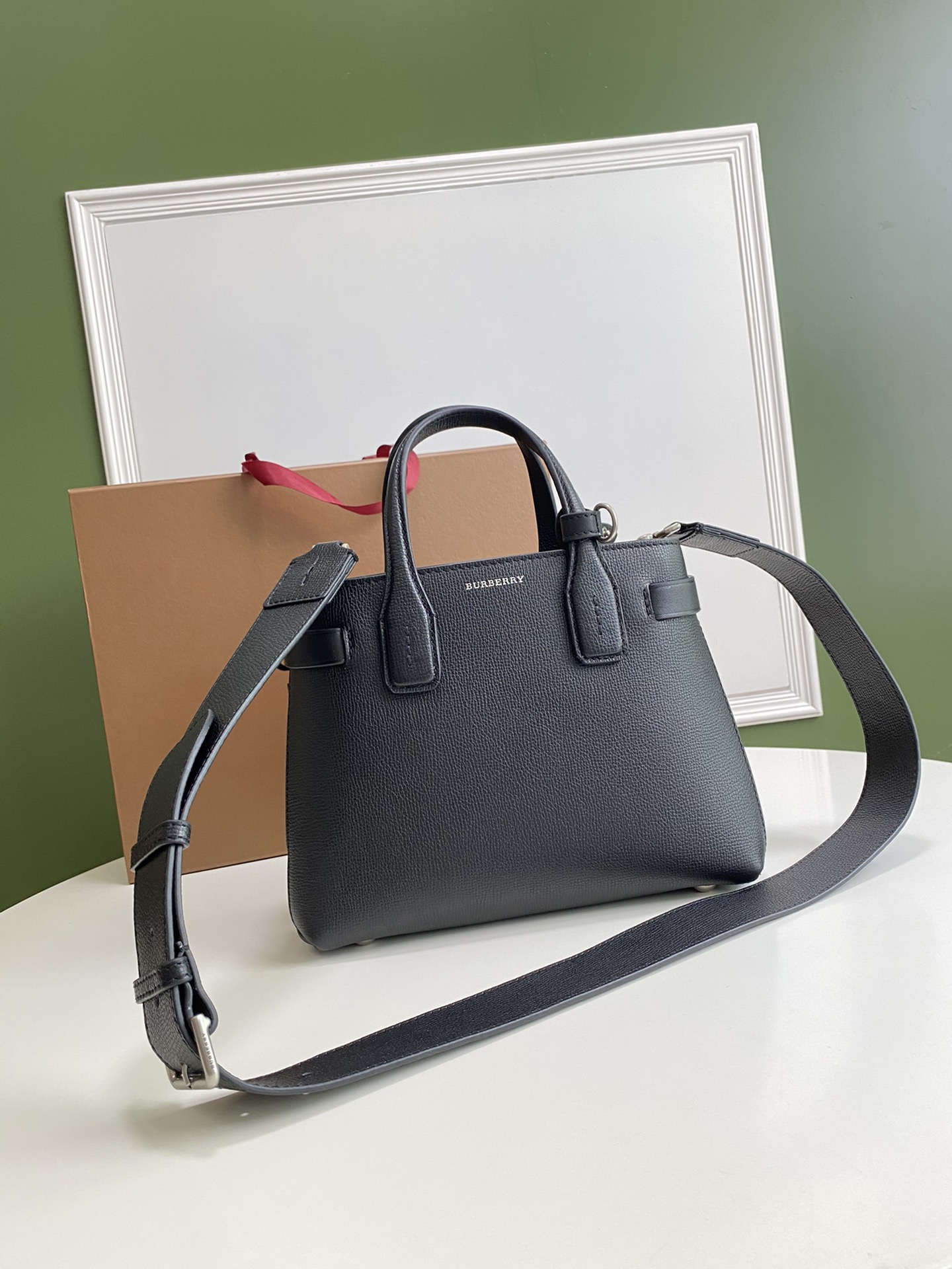 Burberry 637163 (2)  26 x 12 x 19cm