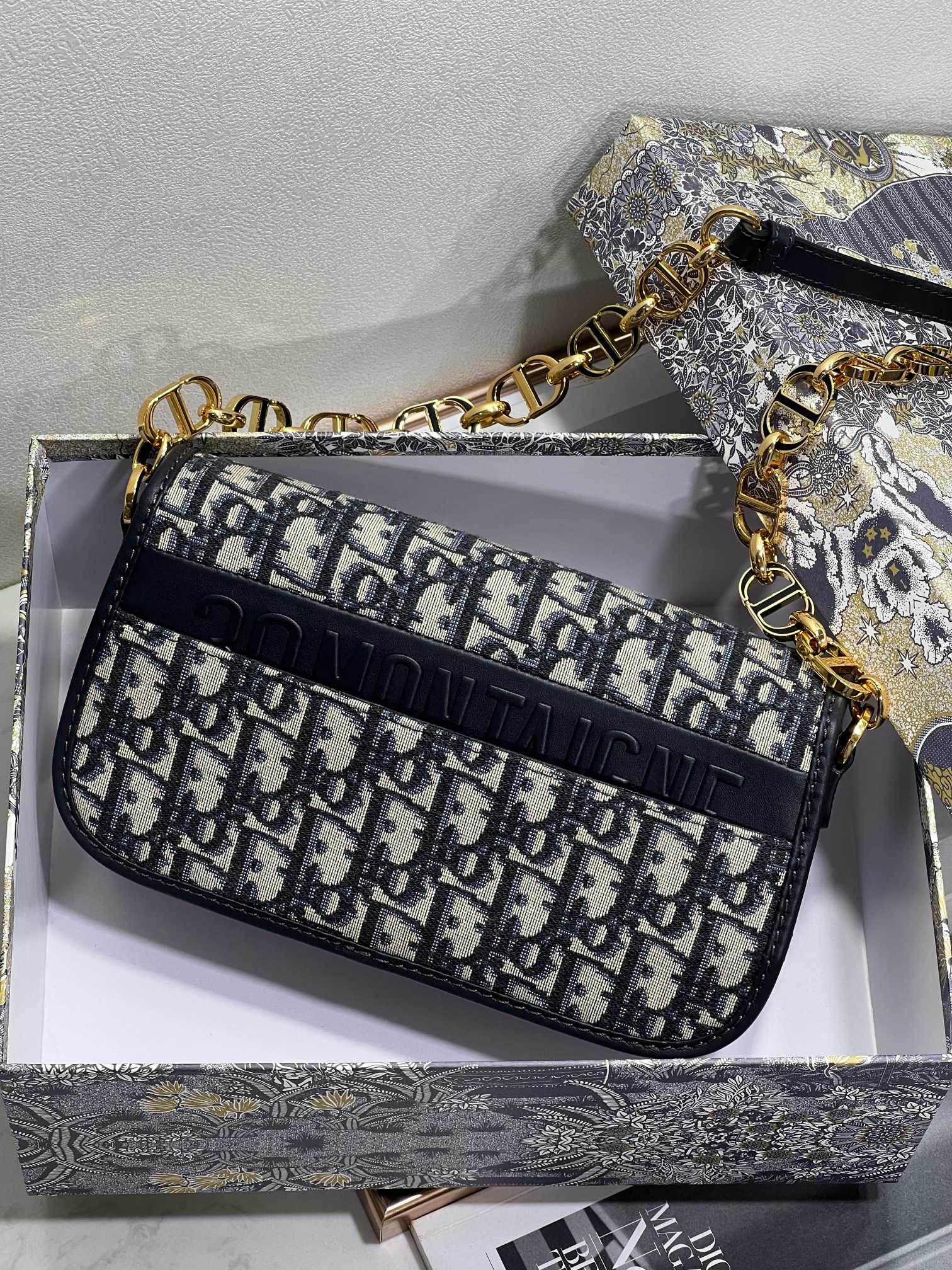 Dior 30 Montaigne Avenue  0322 22.5cm