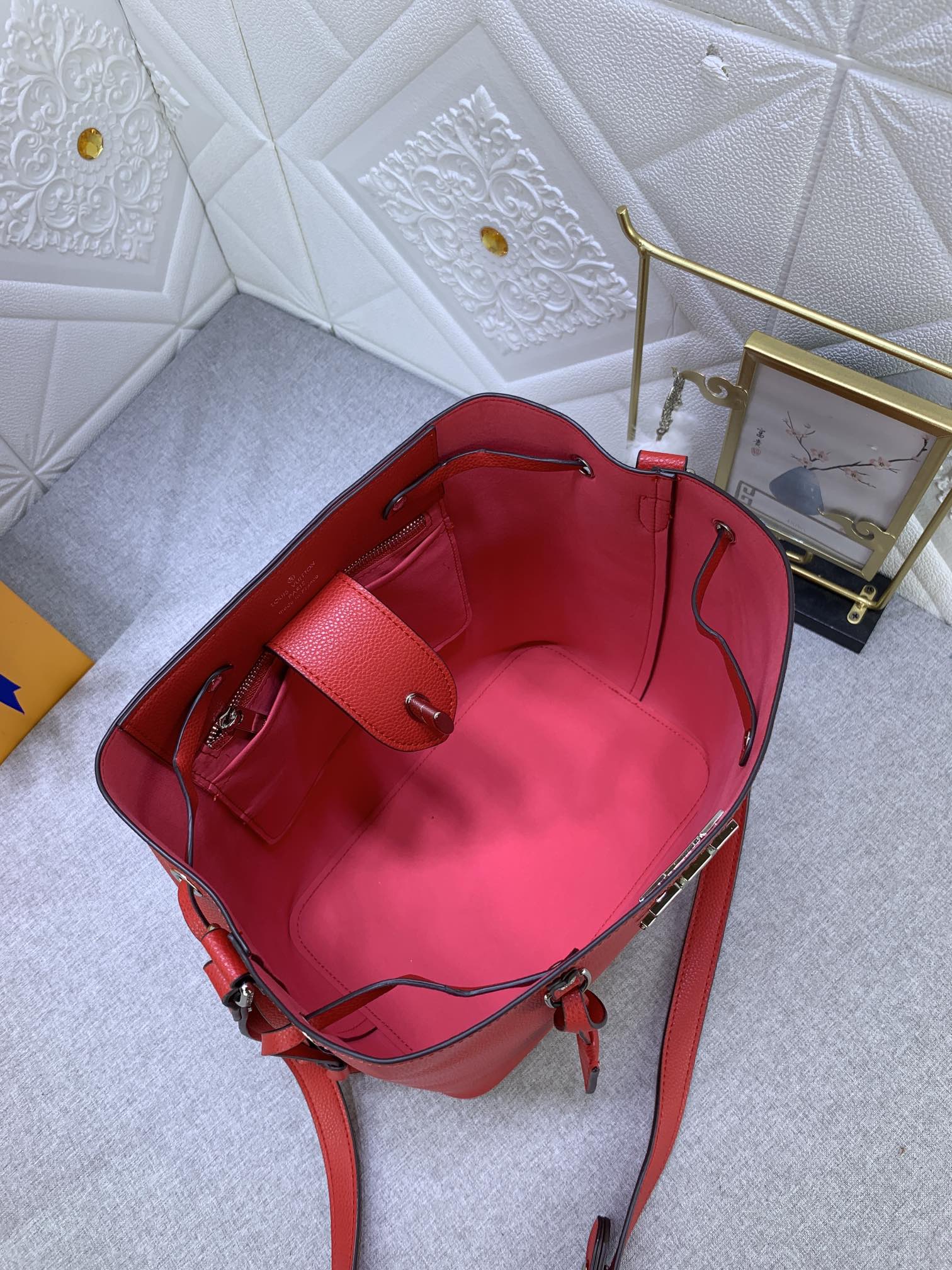 Louis Vuitton M54677 (4) 25-27-15cm